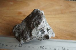 Merlinit  Rohstein Selten  9cm x  6cm    Räumung