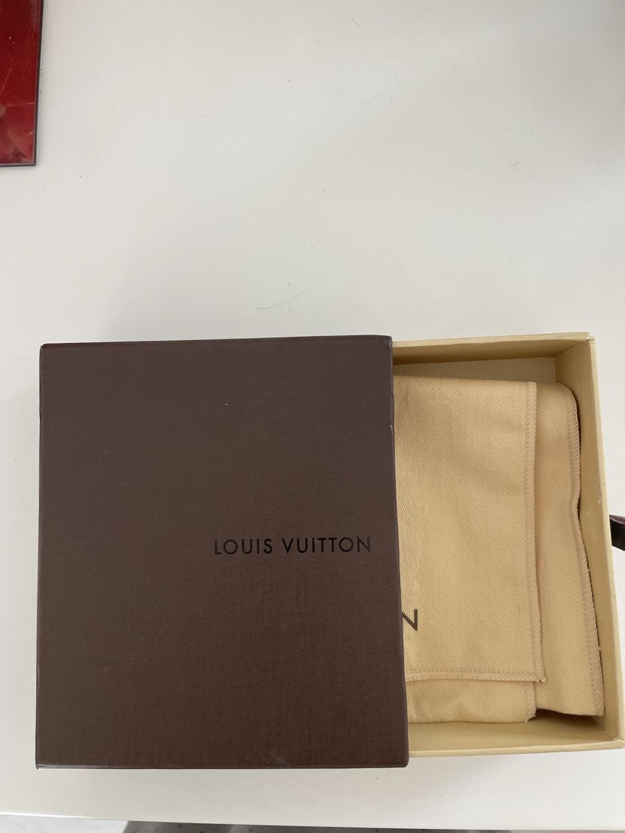 Louis Vuitton Sonstige Dekorationen & Accessoires: Boite et pochon LOUIS VUITTON – Gebraucht aus chez-le-bart von Alec01 1
