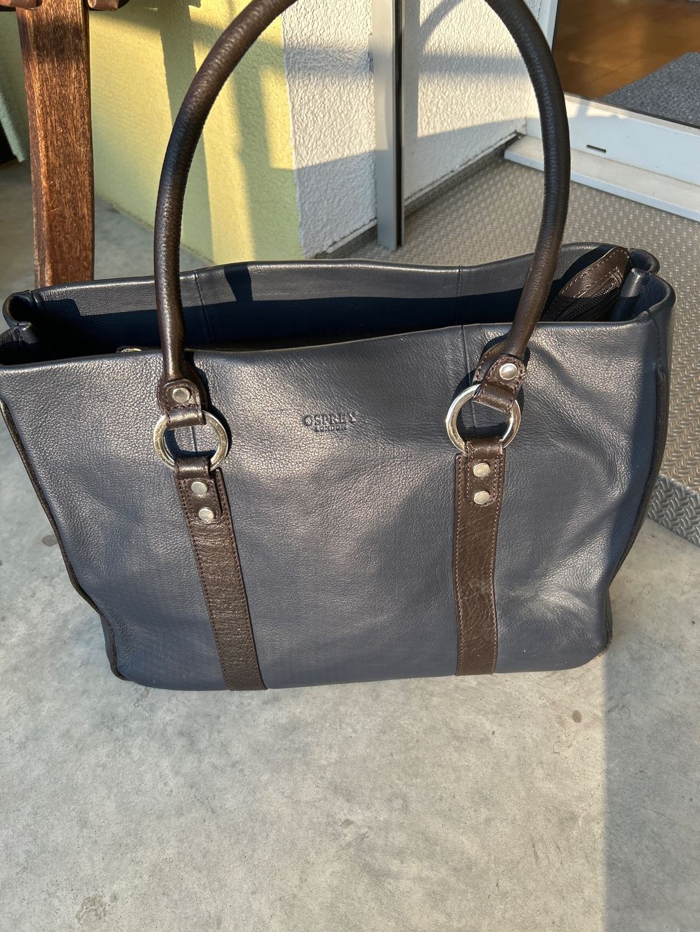 Sacs femmes: Osprey Leder Tasche, dunkelblau, wenig getragen. – D'occasion à Feuerthalen par Anna_Swift 1