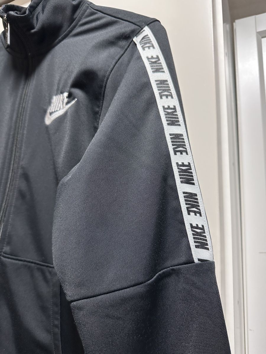 Nike Giacche: Nike Trainingsjacke, Schwarz – Usato da Oberurnen venduto da nes_8xqt 1