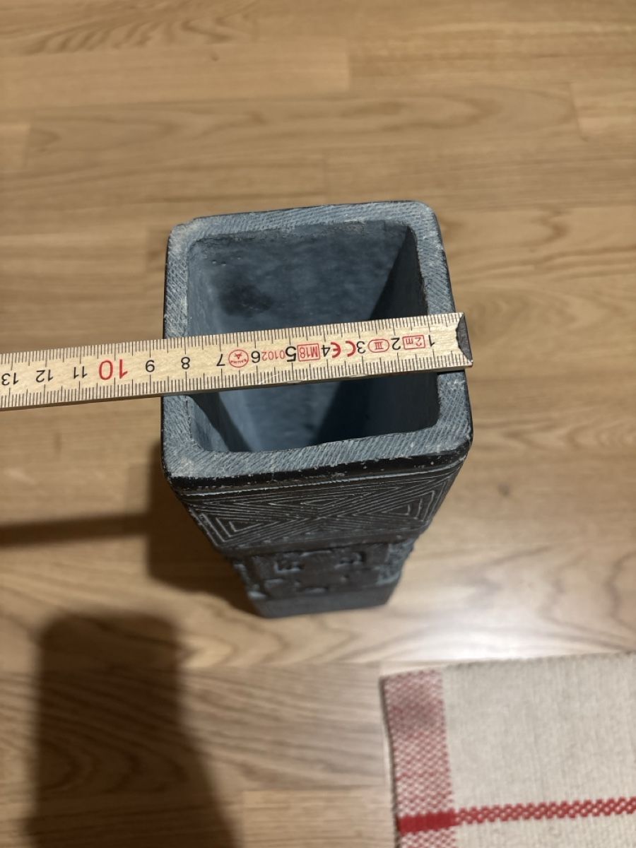 Vase & Récipients: Decorative square vase black grey acceptable condition – D'occasion à Basel par mai_q5gs 5