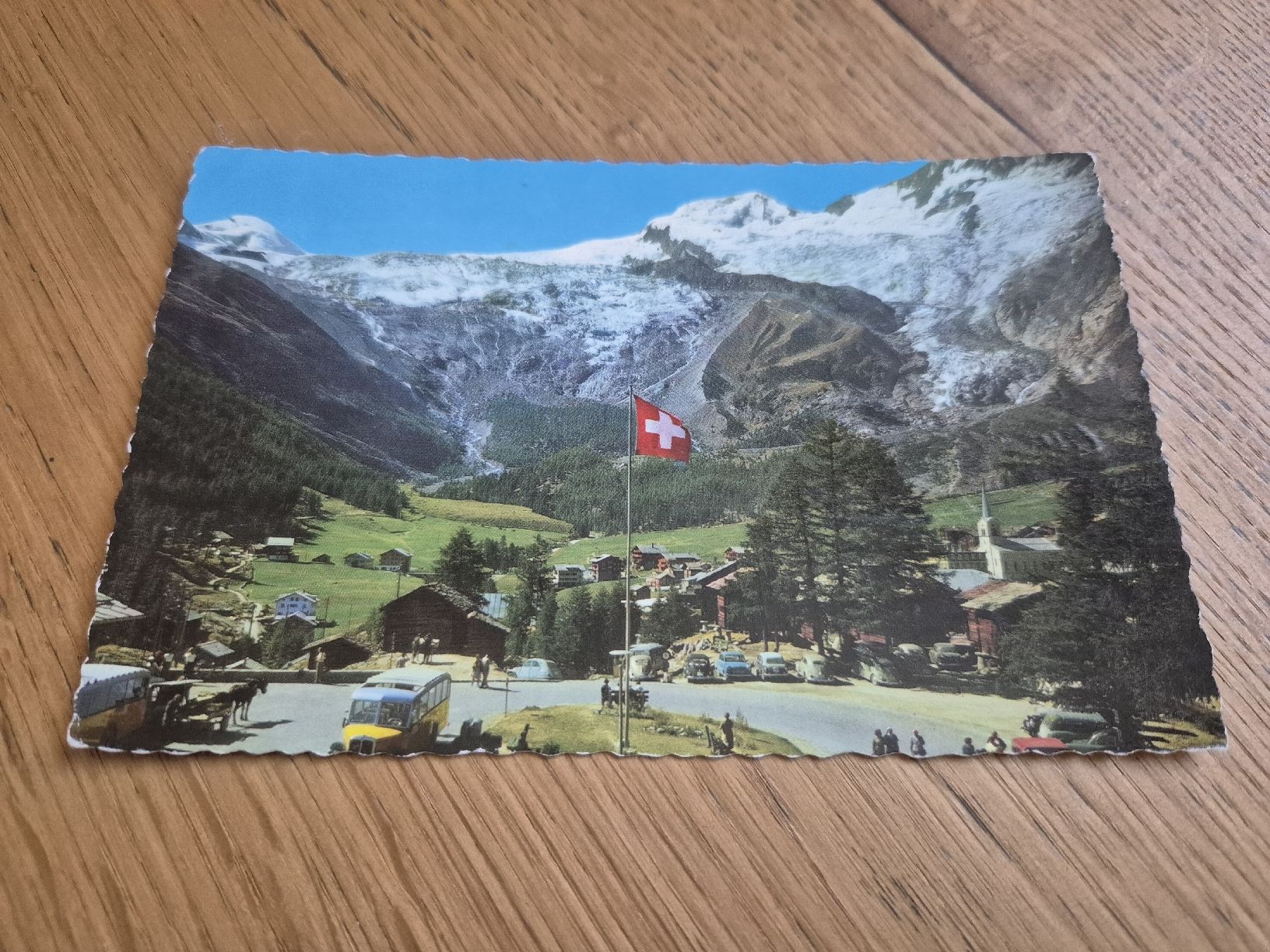 Cartoline postali: Saas- Fee 1961Postkarte mit Postauto und Oldtimer – Usato da Trimbach venduto da Ramsi1270
