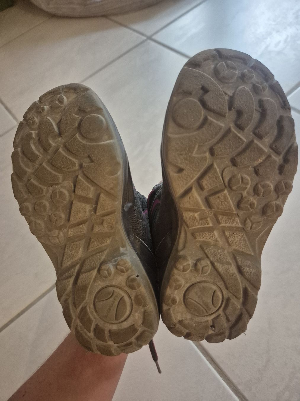 Lowa Scarpe per ragazze: Lowa Wanderschuhe grau pink Grösse 29 – Usato da Stäfa venduto da man_zzc9 1