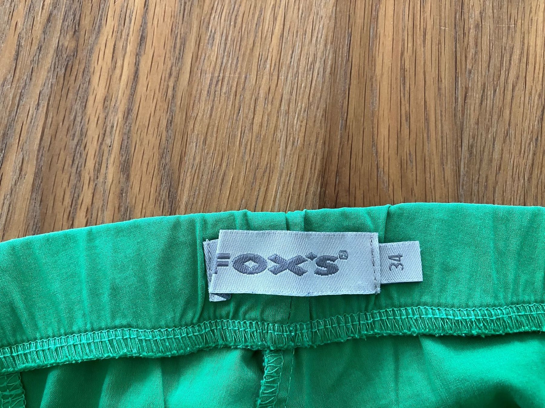 Fox Pantaloni: Damenhose Gr. 34, Fox, grün ,7/8 – Usato da Zürich venduto da edf_9wg7 1