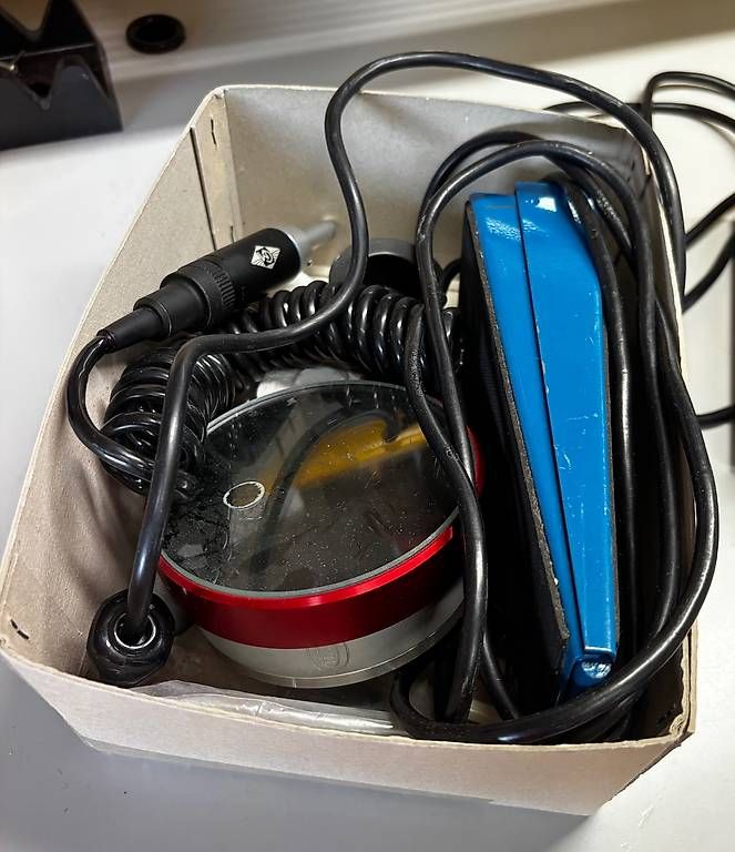 Toutes les machines: Mikromotor mit Fusspedal – D'occasion à Altstätten SG par uvo_6w7f
