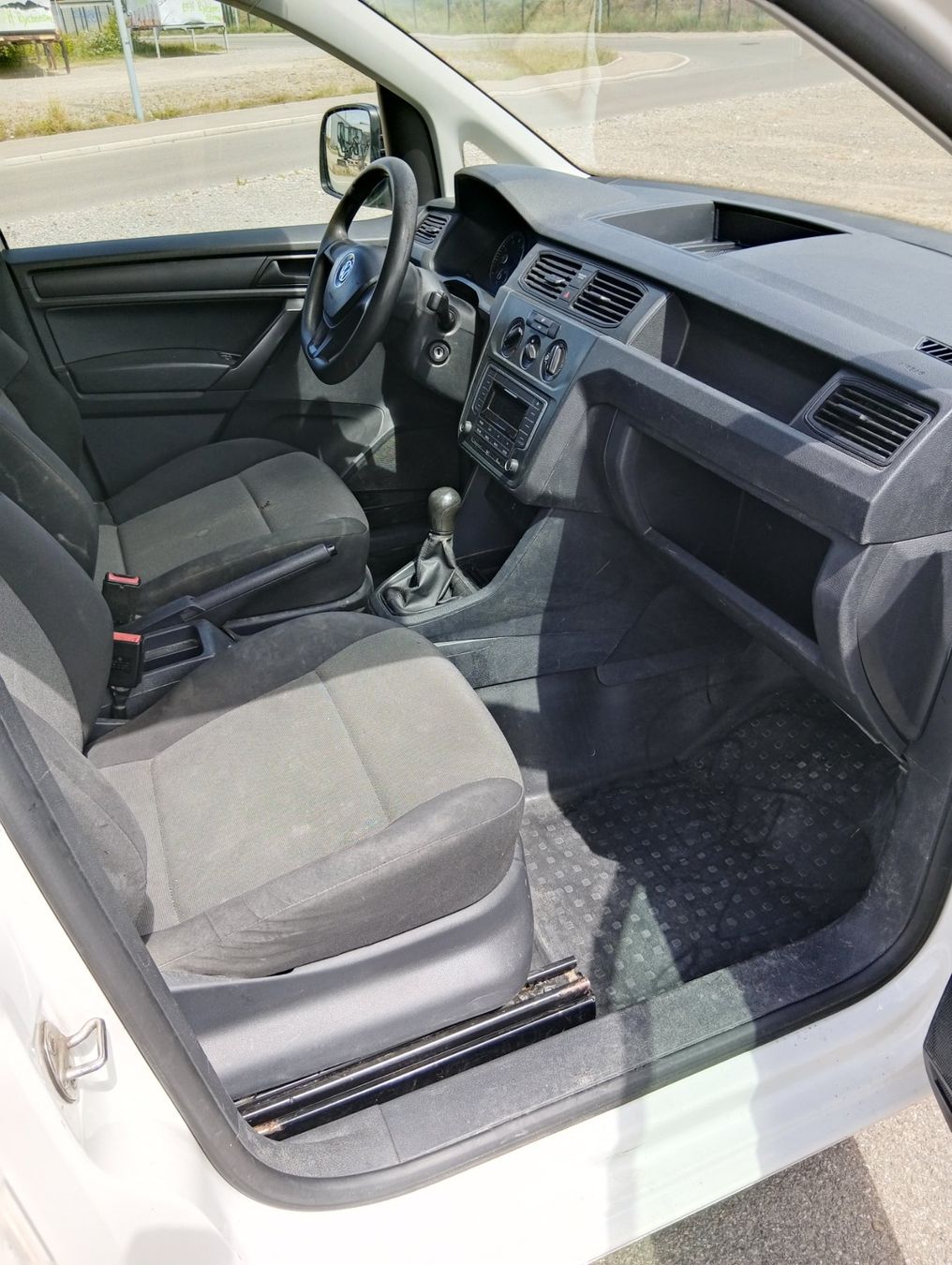VW Veicoli commerciali: VW Caddy 4  1.2  Sortimo-Gestell / Scheckheftgepflegt – Usato da Rafz venduto da Ewaldino 8