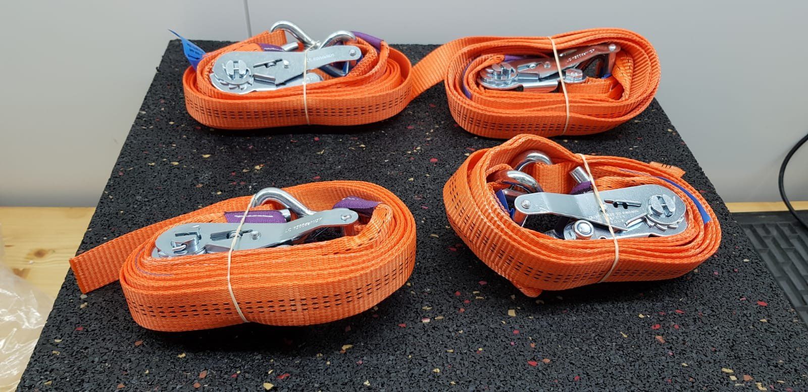 Fitzel Rimorchi: Fitzel Spannsets / Radspanngurte 3 Meter / 4 Stück – Nuovo e nell'imballaggio originale da Zug venduto da Qayqay0 1
