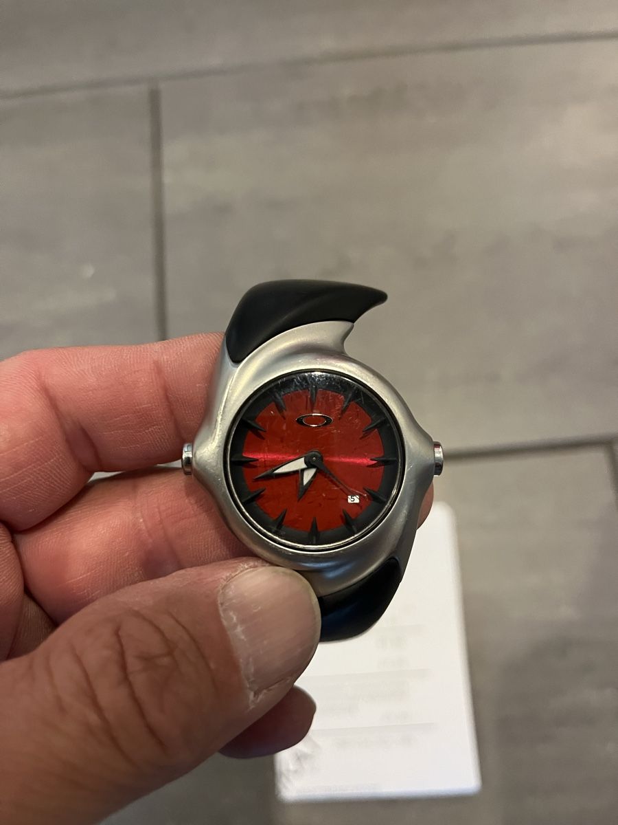 Oakley Montres: Oakley Uhr  – D'occasion à Neerach par fuz_8d7l