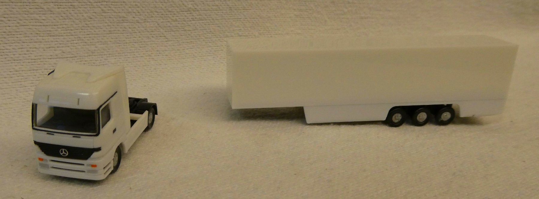 Herpa Modellini d'auto: LKW Schlepper Mercedes – Nuovo e nell'imballaggio originale da Rupperswil venduto da Ropi03 2