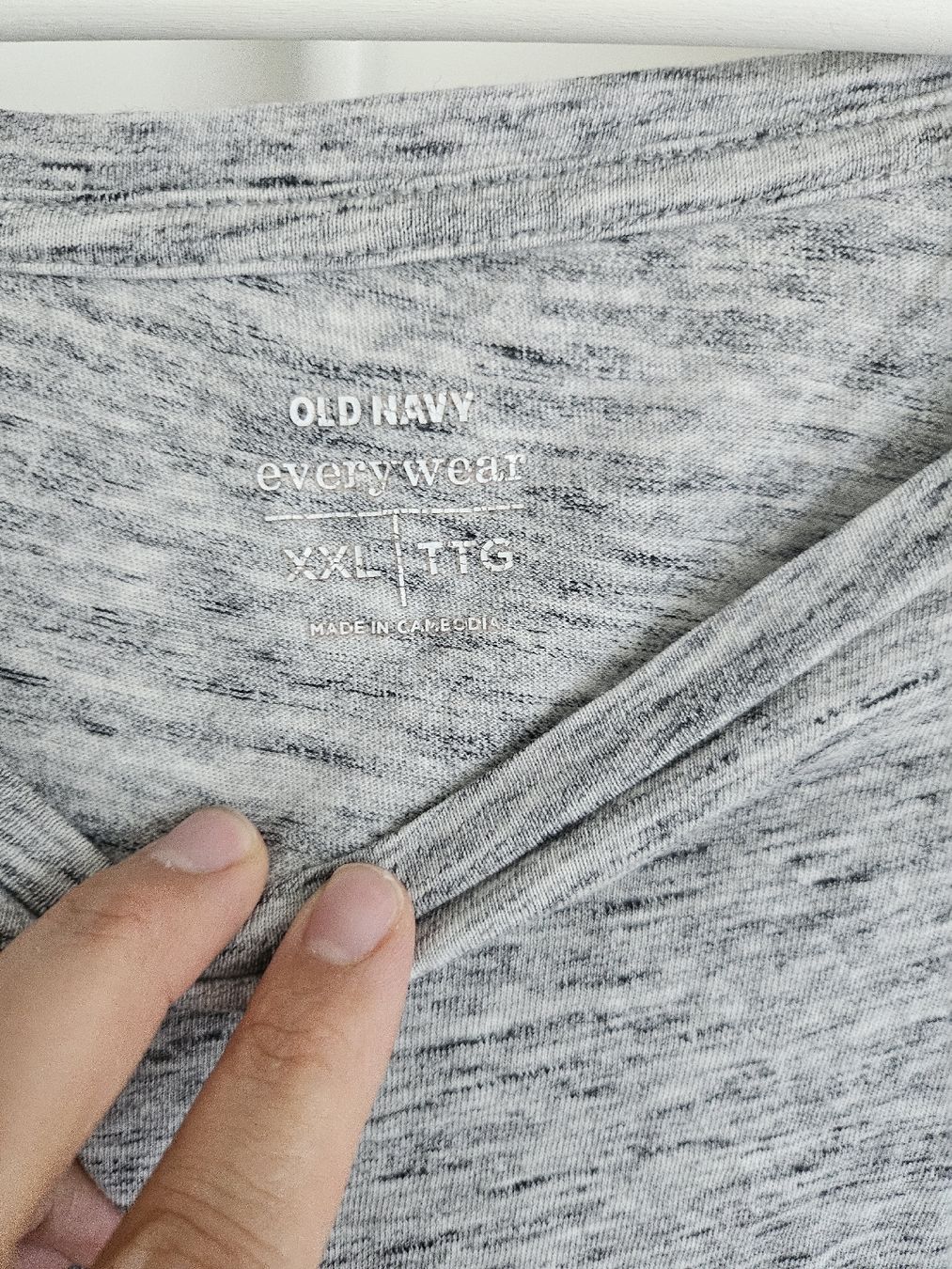 T-Shirts: Old Navy Basic Shirt grau melange gr.XXL – Gebraucht aus Allschwil von na.wi.90 1