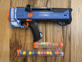 Nerf Rival XVIII-700 Blaue Gun mit Magazinen und Bällen