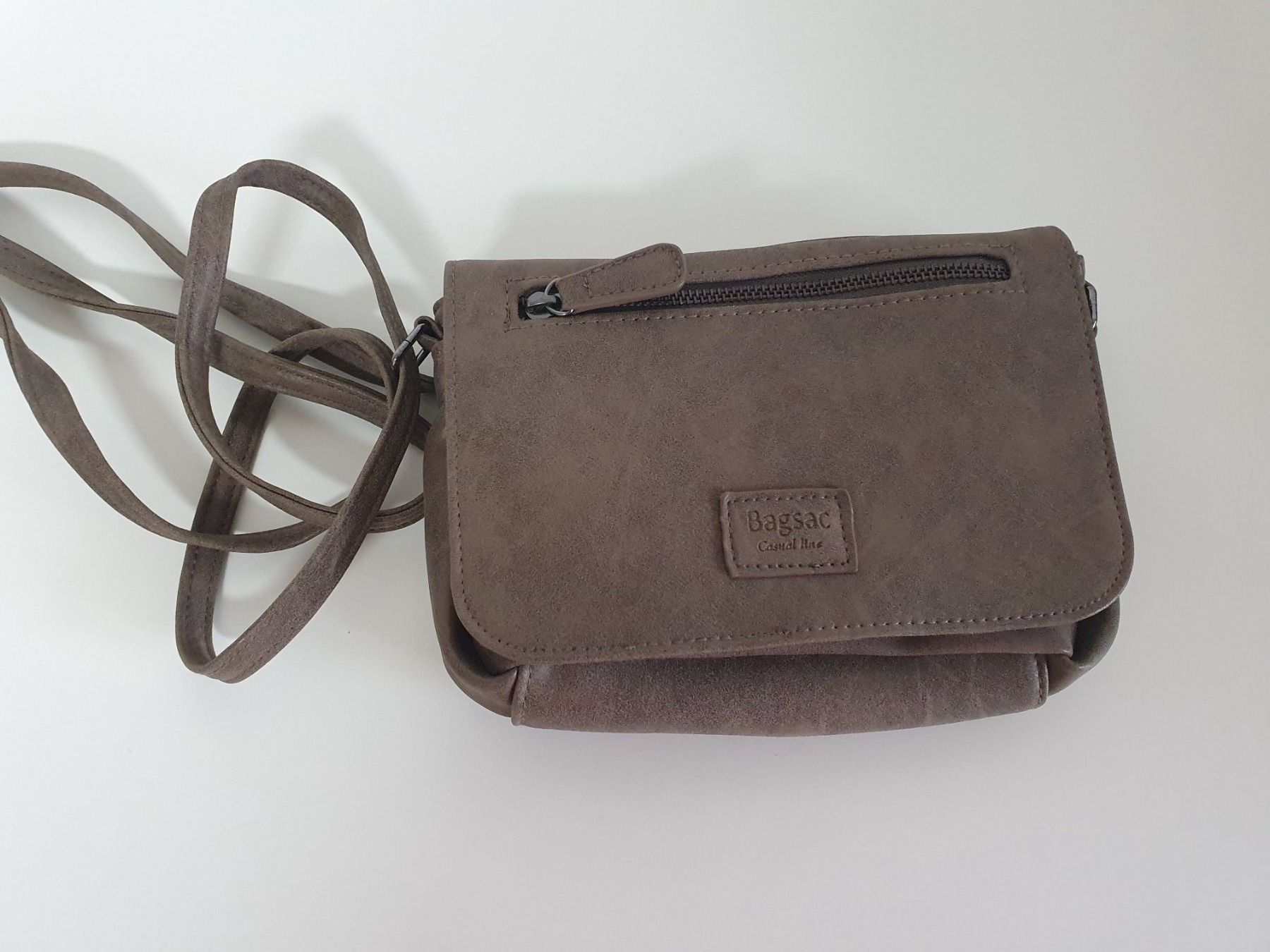 Sacs femmes: Neue Tasche – D'occasion à Wollerau par chrampfer78