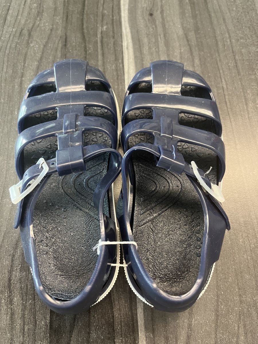 Schuhe für Jungen: Badeschuhe Grösse 26/27 – Gebraucht aus Unterkulm von Swissbmwdriver 1