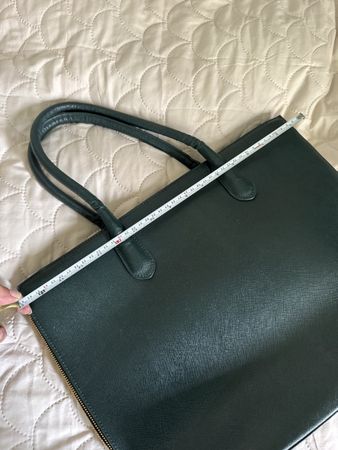Stylish H&M Tote Bag - Perfect for Autumn Outings!