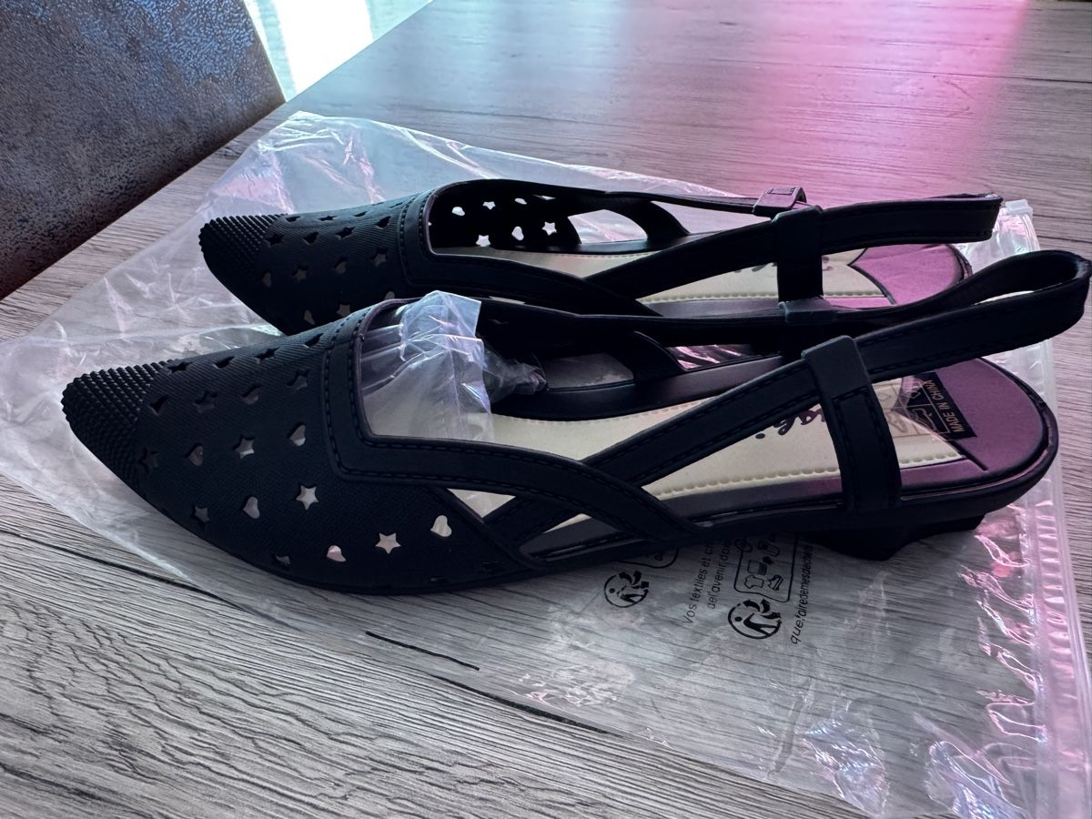 Damenschuhe: Ballerines noires ajourées - Taille 38 - Été stylé – Neu und originalverpackt aus La Chaux de fonds von car_f9yg 2