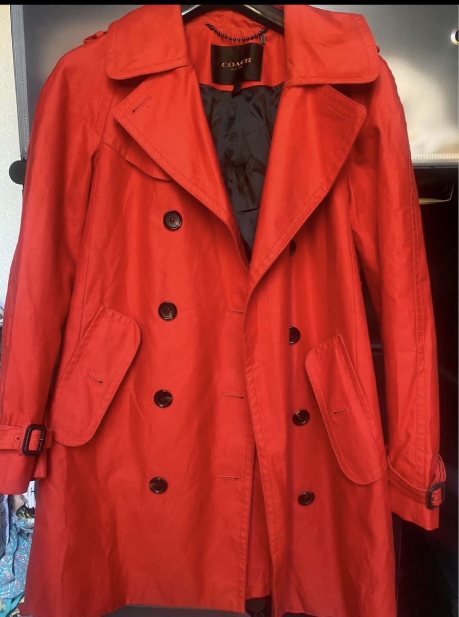 Cappotti: Coach Trench Coat Red Double Breasted – Usato da Herbligen venduto da T-esthetic