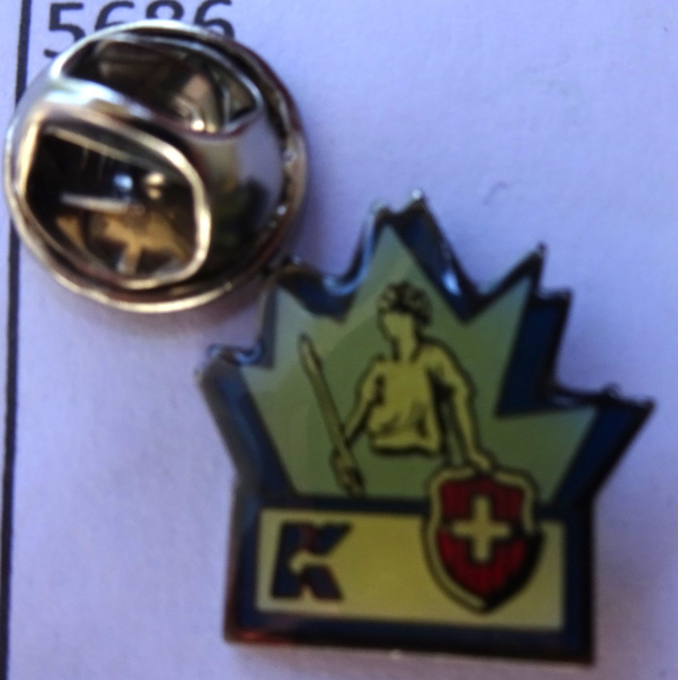 Placchette & Badge: Pin Helvetia Schweizer Wappen Kristall – Usato da Utzenstorf venduto da BUtter81