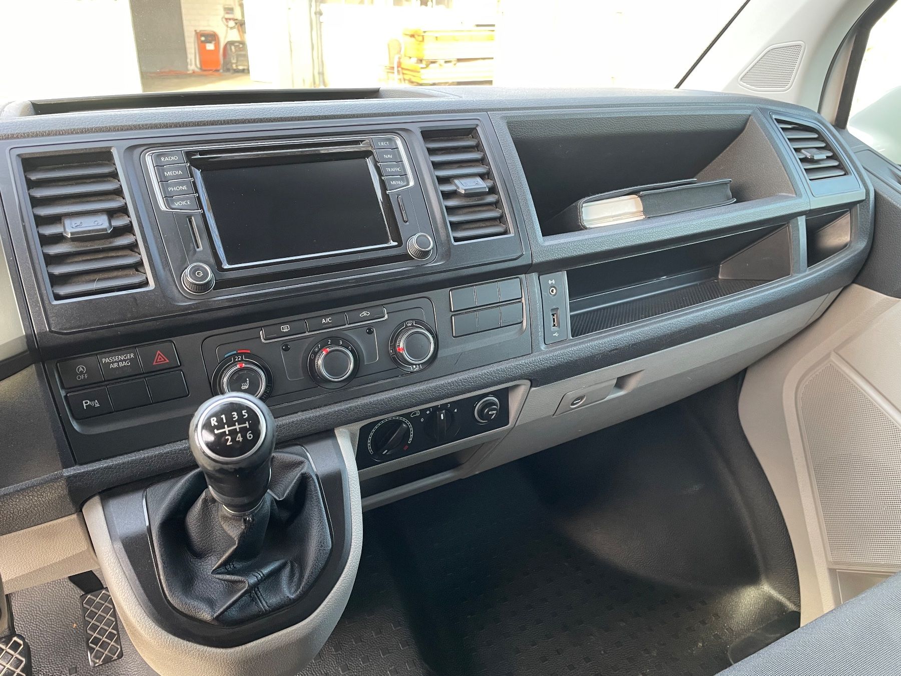VW Nutzfahrzeuge: Vw T6 Transporter TDI Lang Version – Gebraucht aus Bettwiesen von chili1 7