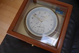 alte Uhr, professioneller Marinechronometer, Glashütte Quarz