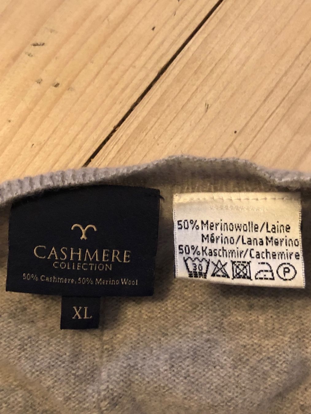 Pullover & Sweatshirts: Cashmere Collection Pullover – Gebraucht aus Zürich von  2