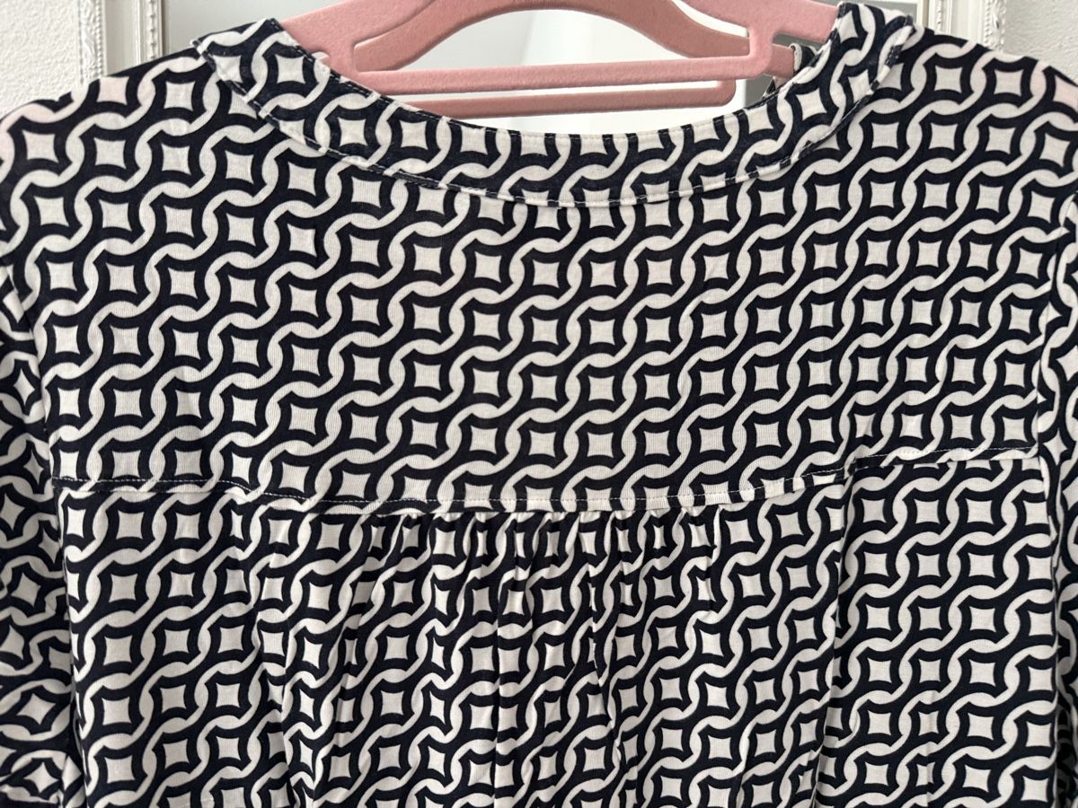 Tchibo T-shirt: Blusenshirt  Bedrucktes  Grösse 44/46 – Nuovo (secondo la descrizione) da Pfeffikon LU venduto da pepino17 5
