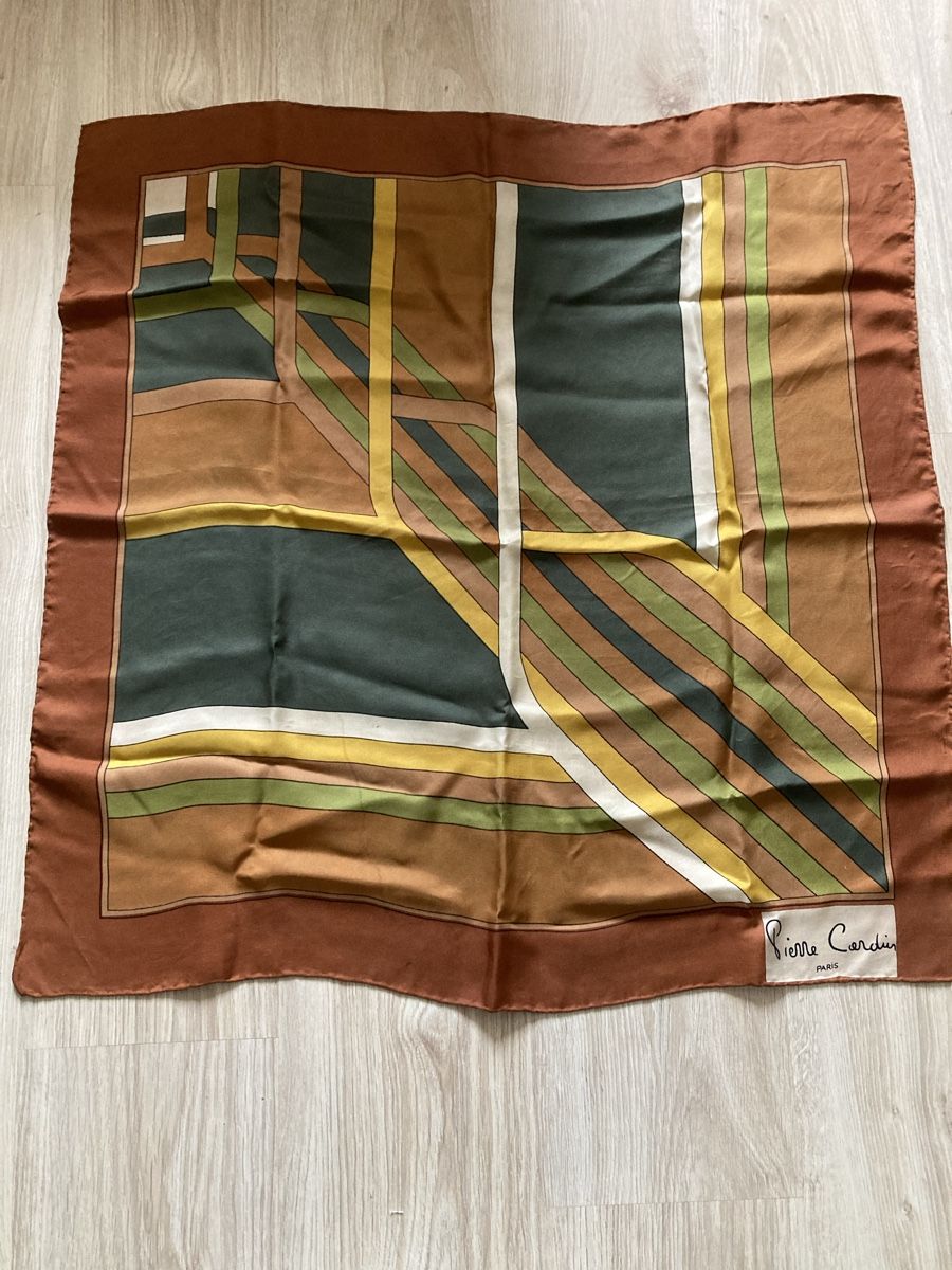 Foulard En Soie Vintage Pierre Cardin - Dimensions 77x80 Cm, Bleu, Occasion, Made In Italy