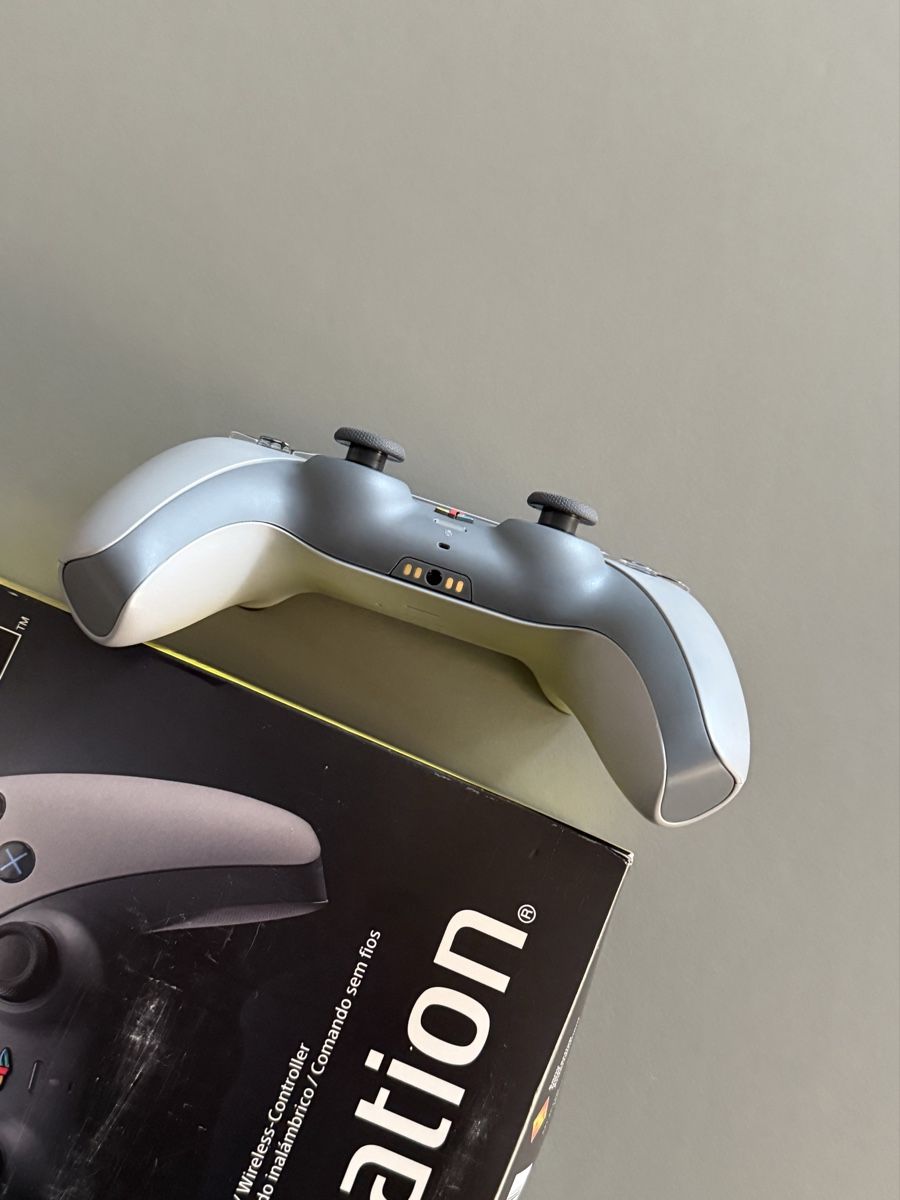 Sony Manettes: Sony DualSense Wireless-Controller 30th Anniversary Limited – Neuf (Voir description) à Dübendorf par Cztephan 4