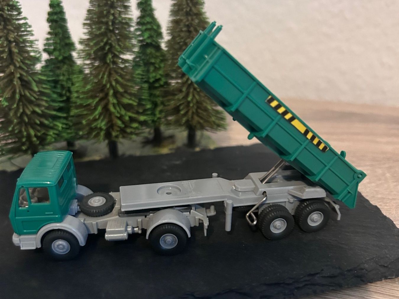Wiking Modellini d'auto: Wiking Mercedes Benz Kipplaster – Usato da Goldach venduto da Manyro55 2
