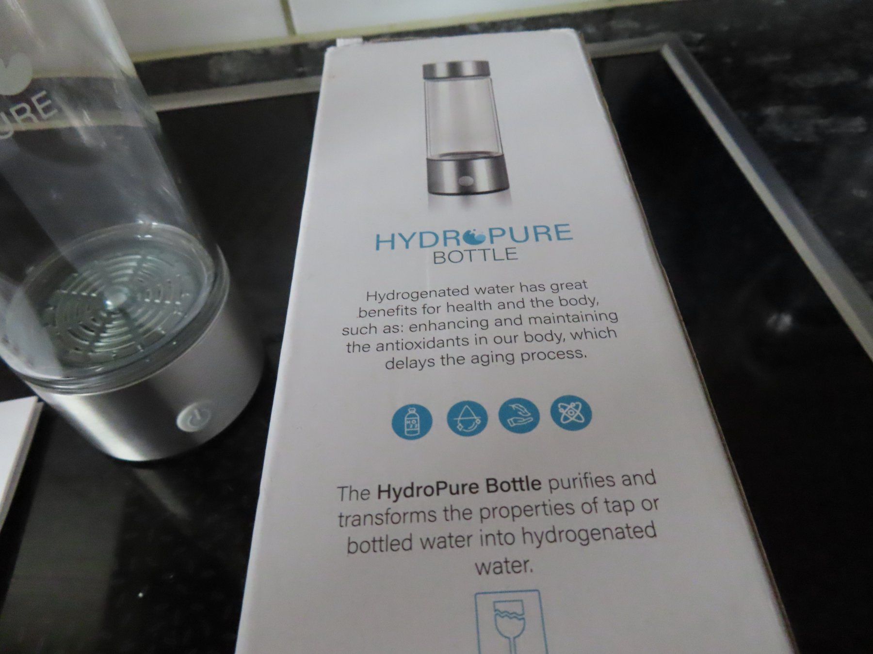 Borracce & Thermos: Water Bottle  Hydro pure – Nuovo e nell'imballaggio originale da Rüfenacht BE venduto da mada05 2