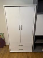 Schöner weisser Schrank mit 2 Schubladen & Tablaren