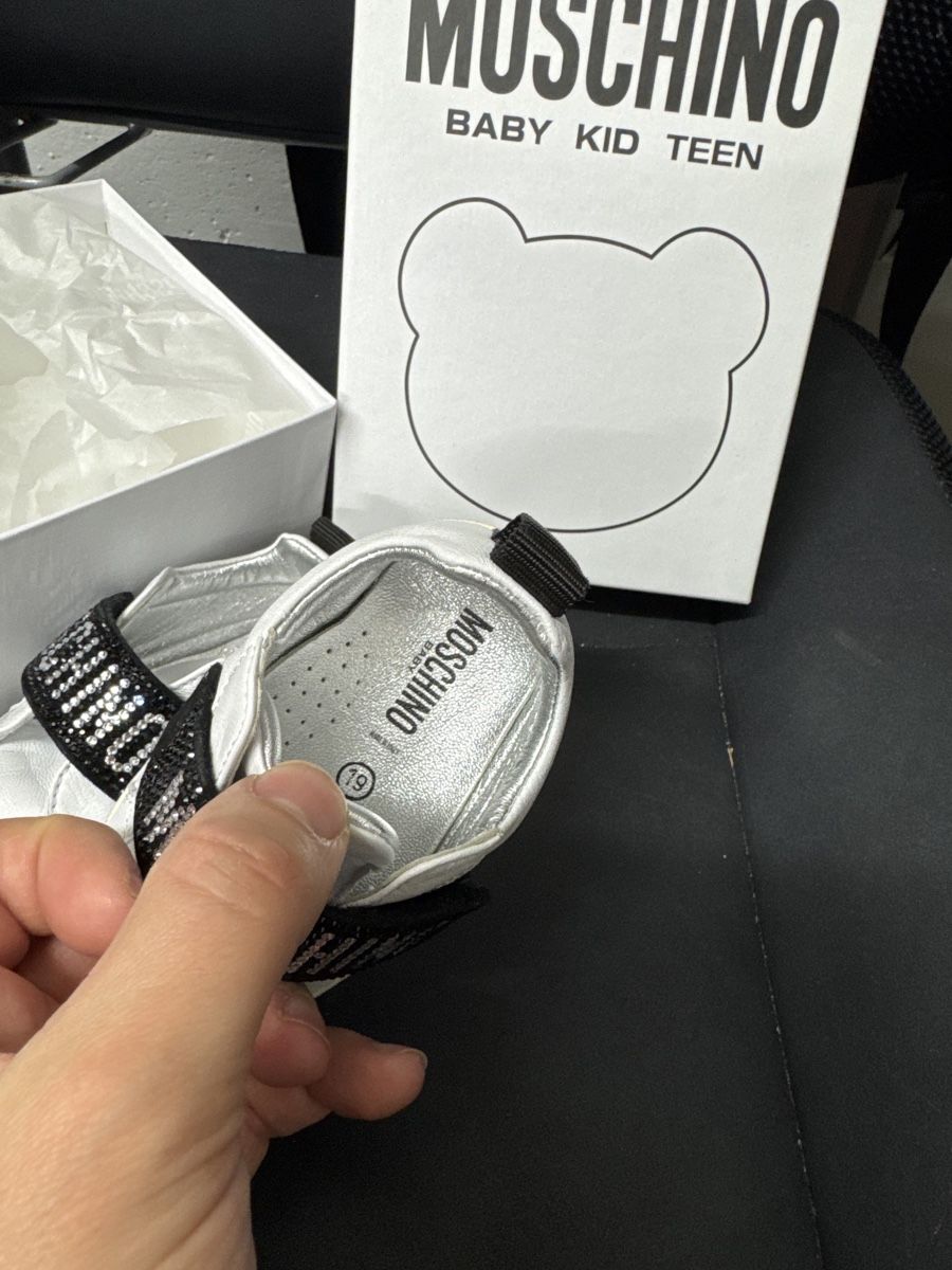 Moschino Scarpe per ragazzi: Moschino Baby Schuhe – Nuovo (secondo la descrizione) da Menzingen venduto da Dali2504 2