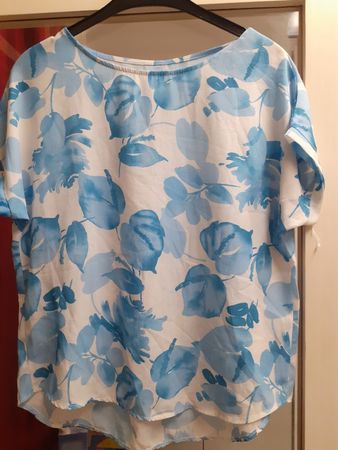 Bluse Blumenmuster blau-weiss Grösse L