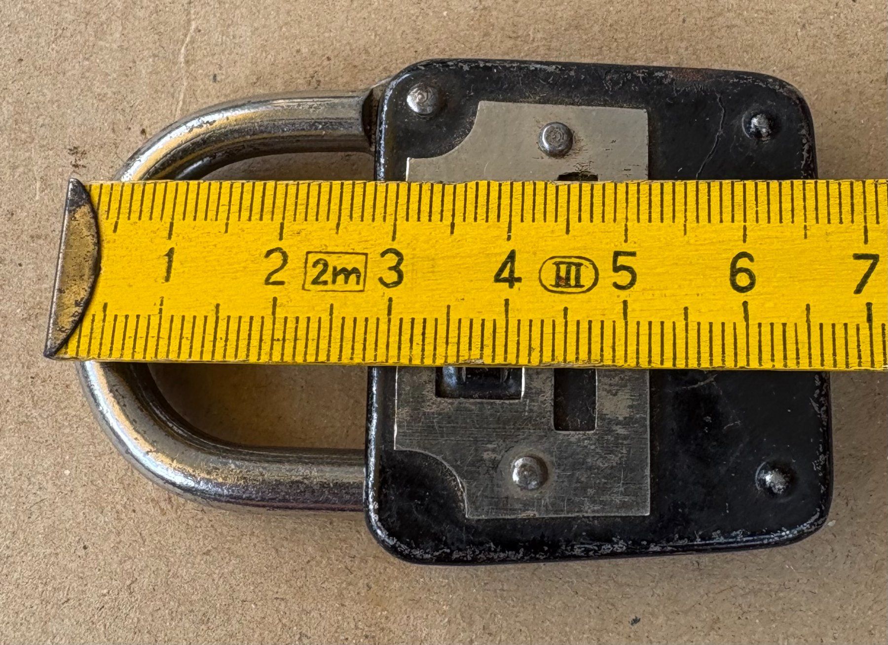Cadenas: VINTAGE VORHÄNGESCHLOSS MIT 2 SCHLÜSSEL – D'occasion à Ostermundigen par wini63 6