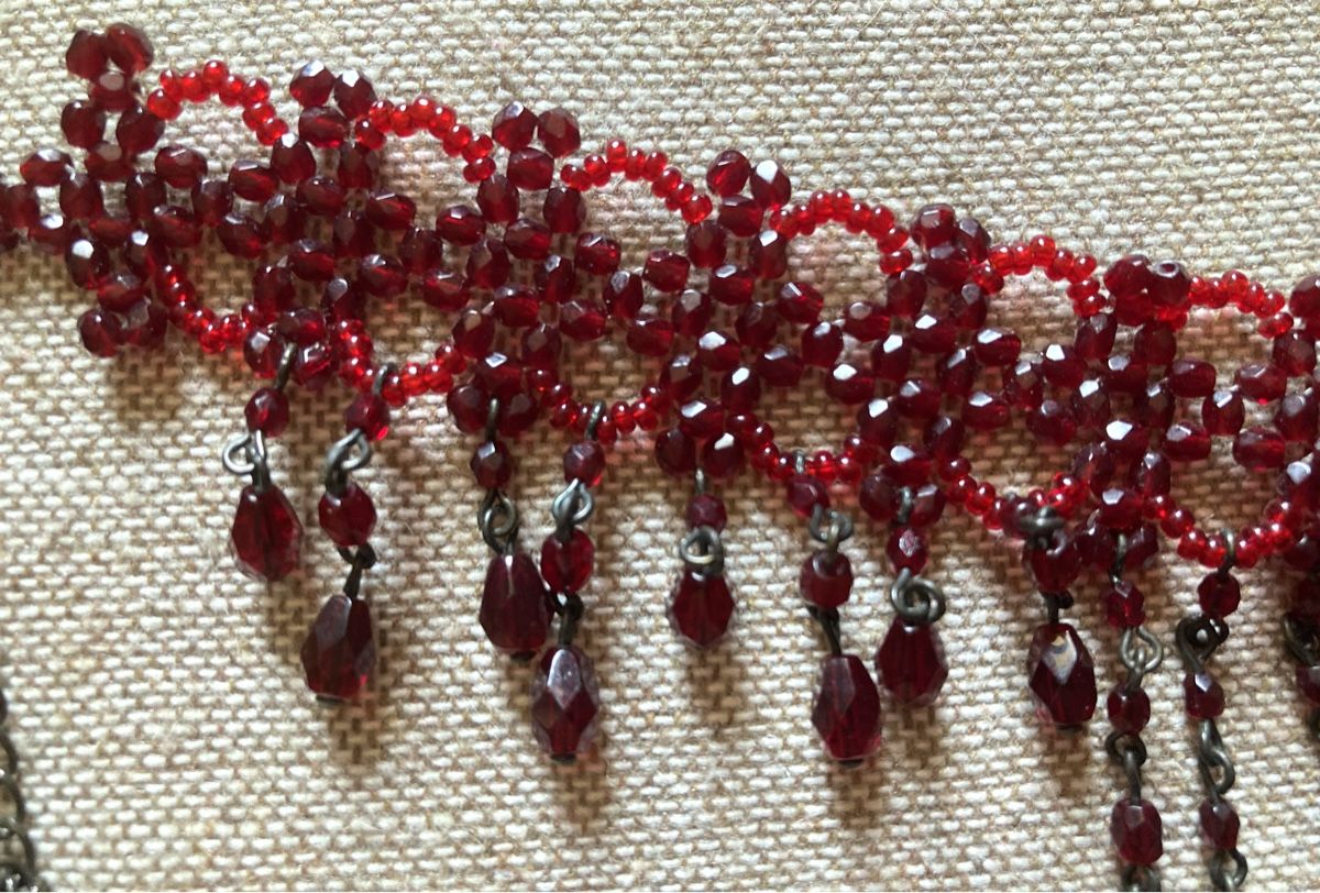 Colliers: Collier fausses perles rouge – Neuf avec emballage d'origine à Ardon par hel_2sxp 7