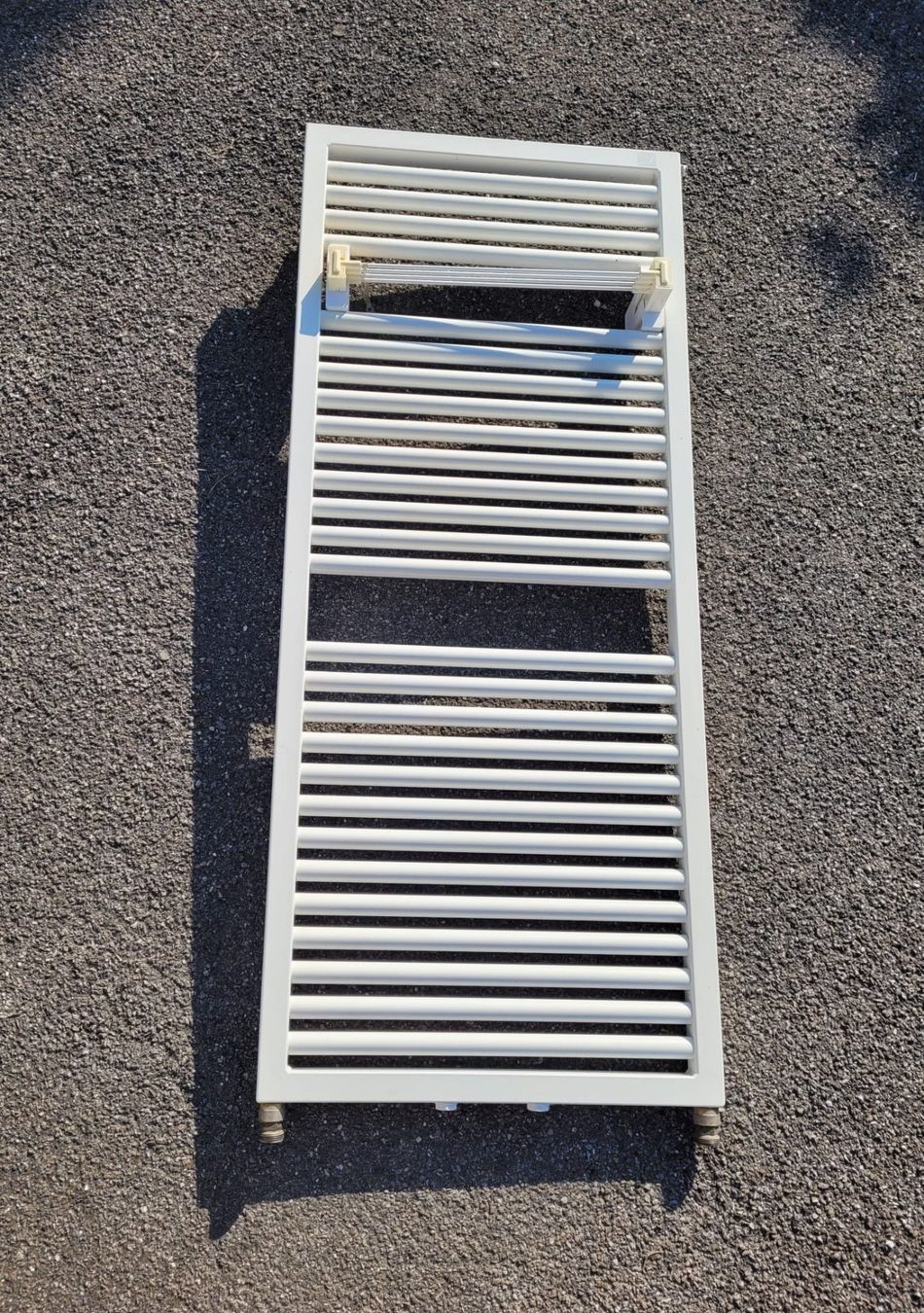 Radiatori: Handtuchradiator – Usato da Enggistein venduto da Pingu0110