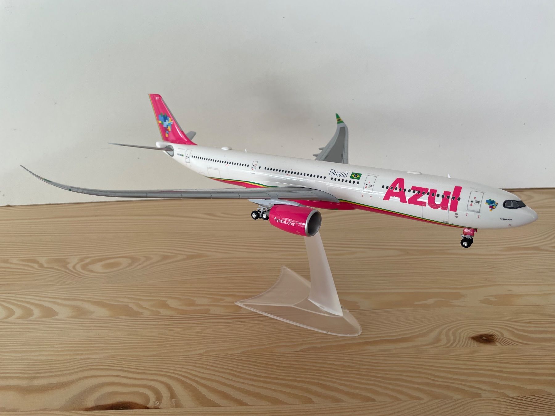 Herpa Kit di modellismo & Modellini statici: A330Neo Azul Herpa 1:200 – Nuovo (secondo la descrizione) da Hinwil venduto da Yamracer 1