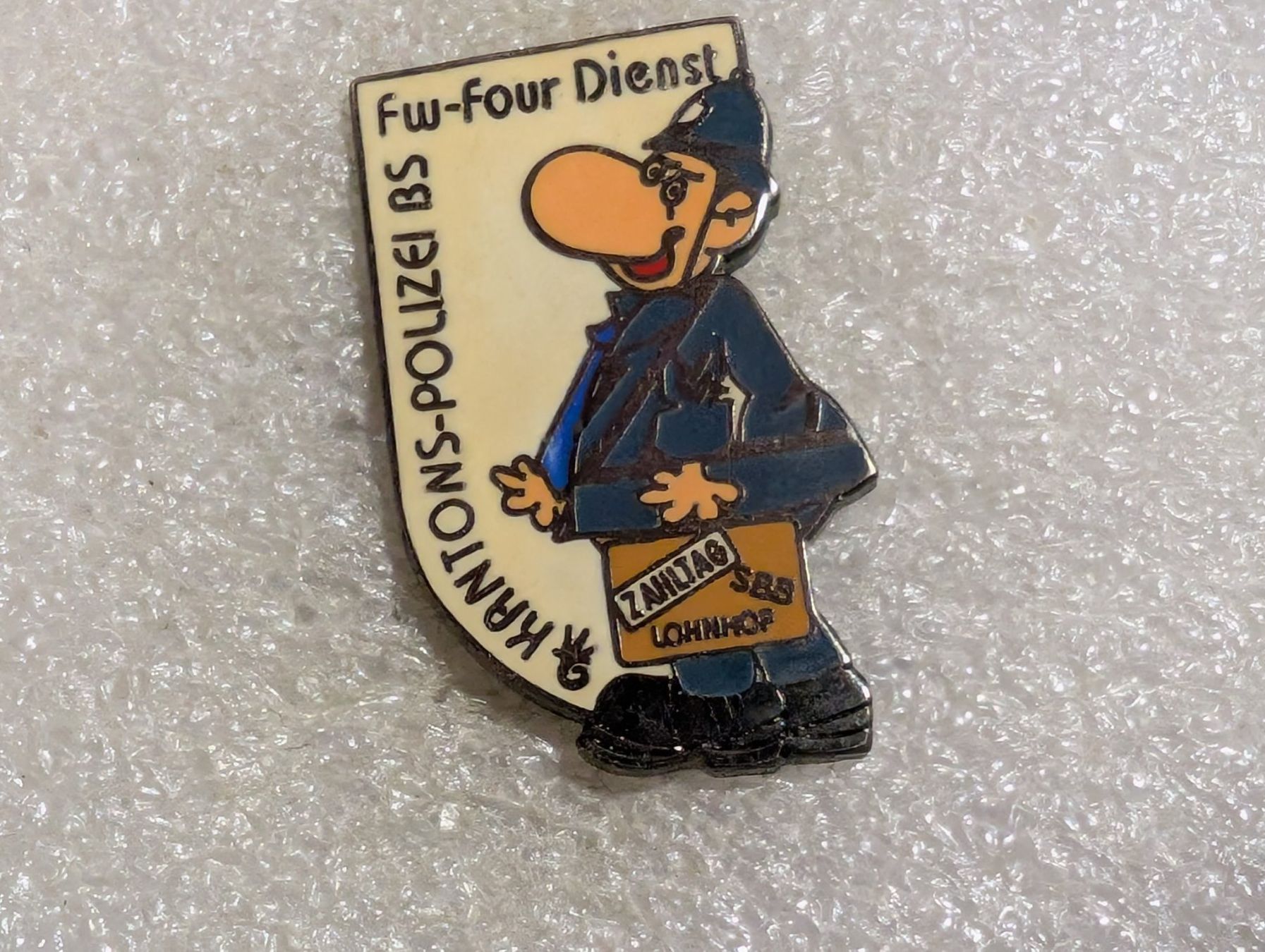 Placchette & Badge: Ansteckpin 242: Kapo BS – Usato da Oppligen venduto da Pin-Fall-Shop