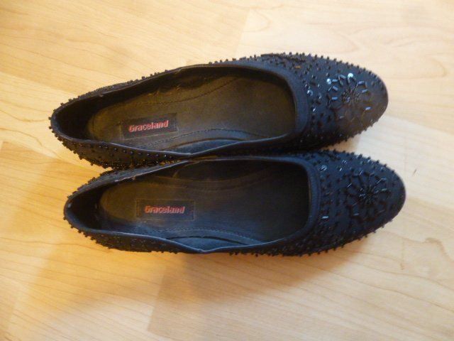 Scarpe da donna: Ballerina 41 schwarz Glasperlen/Paillett – Nuovo (secondo la descrizione) da Hinwil venduto da Glasperlen