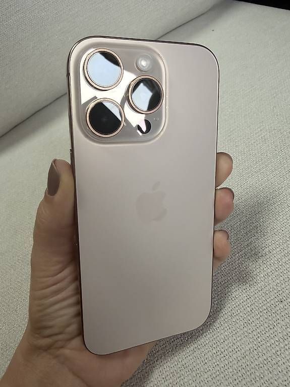 Portables: iPhone 16pro  – D'occasion à Zürich par JelyB 2