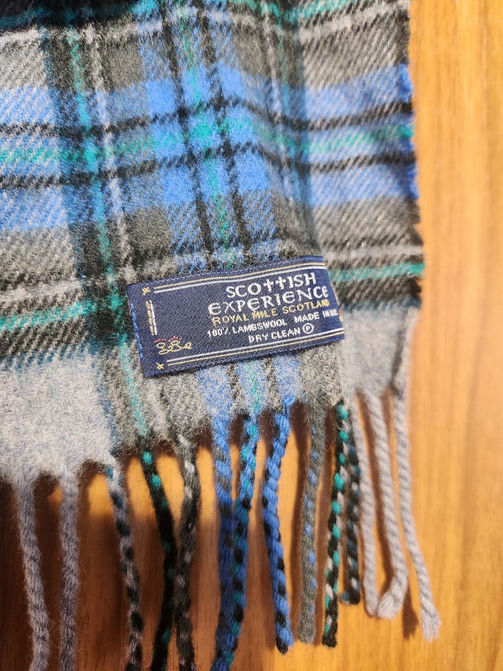 Foulard & Sciarpe: Écharpe tartan laine Scottish Experience bleu  – Usato da Niedergösgen venduto da Eva2410 4