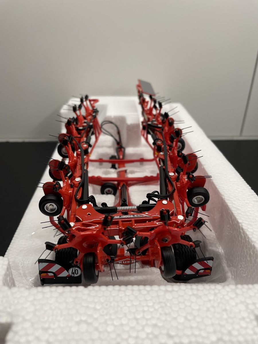 Kit di modellismo & Modellini statici: Kuhn GF 13003 T 1:32 – Nuovo e nell'imballaggio originale da Vionnaz venduto da jul_zx5m 5