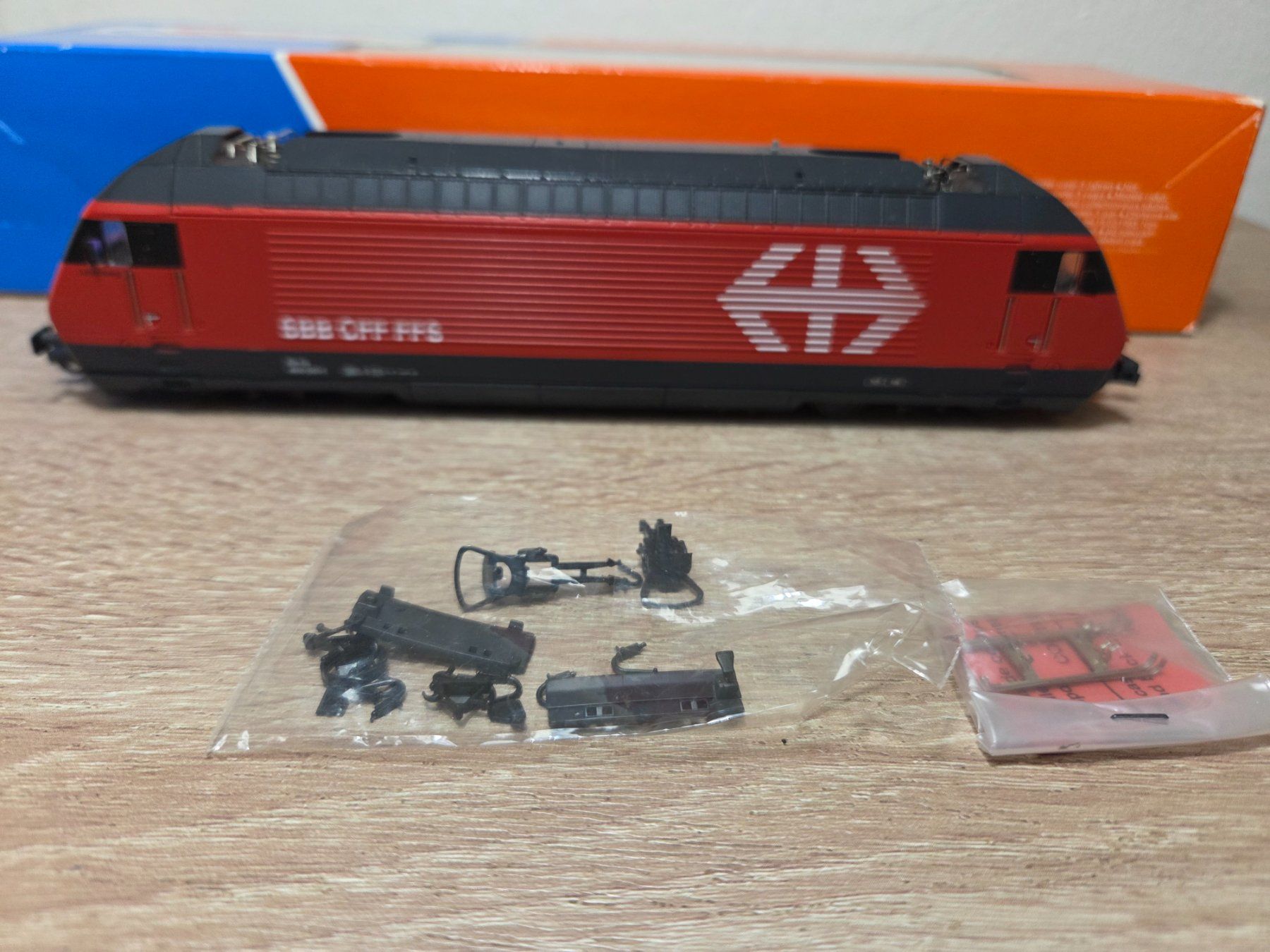 Roco Modellini di ferrovie: Roco 43655 E-Lok Re 460 SBB H0 – Usato da St-Aubin-Sauges venduto da Lo_Go 6