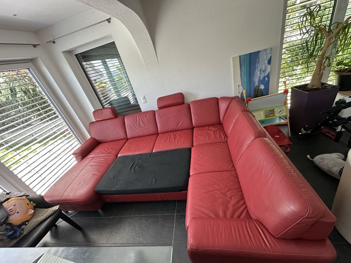 Divani: Red Leather Corner Sofa - Excellent Condition  – Usato da Oensingen venduto da E-Sell 7