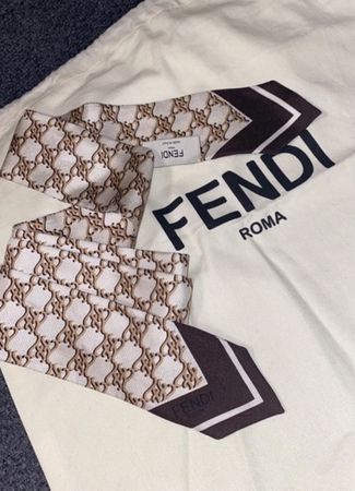 Petit foulard Fendi