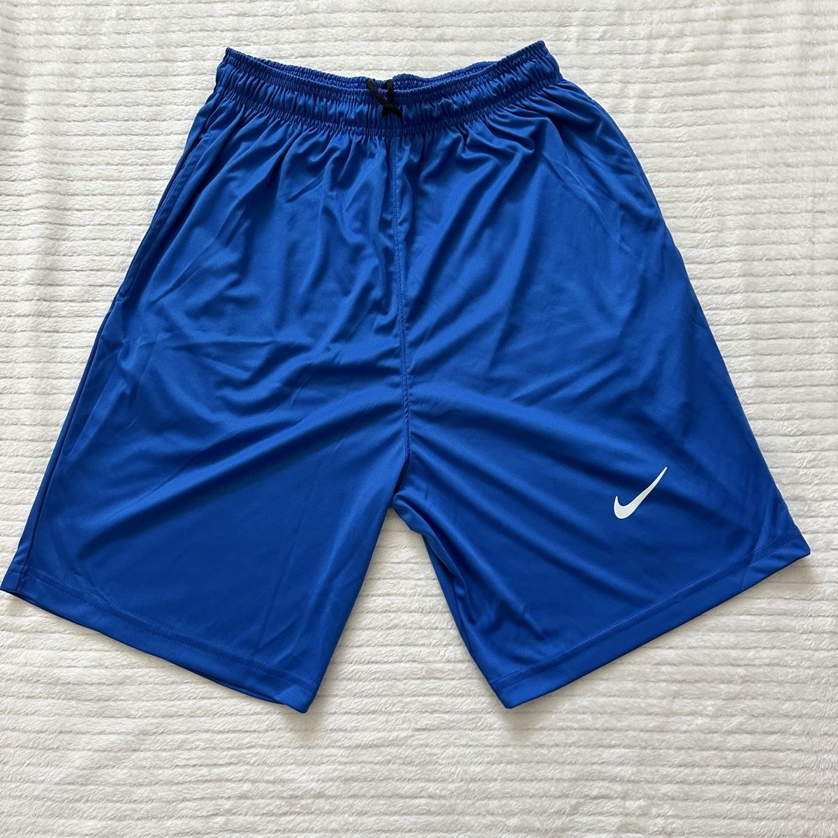 Nike Pantaloni: Nike Dri-Fit Athletic Shorts – Nuovo (secondo la descrizione) da Thalwil venduto da baz_vbc9