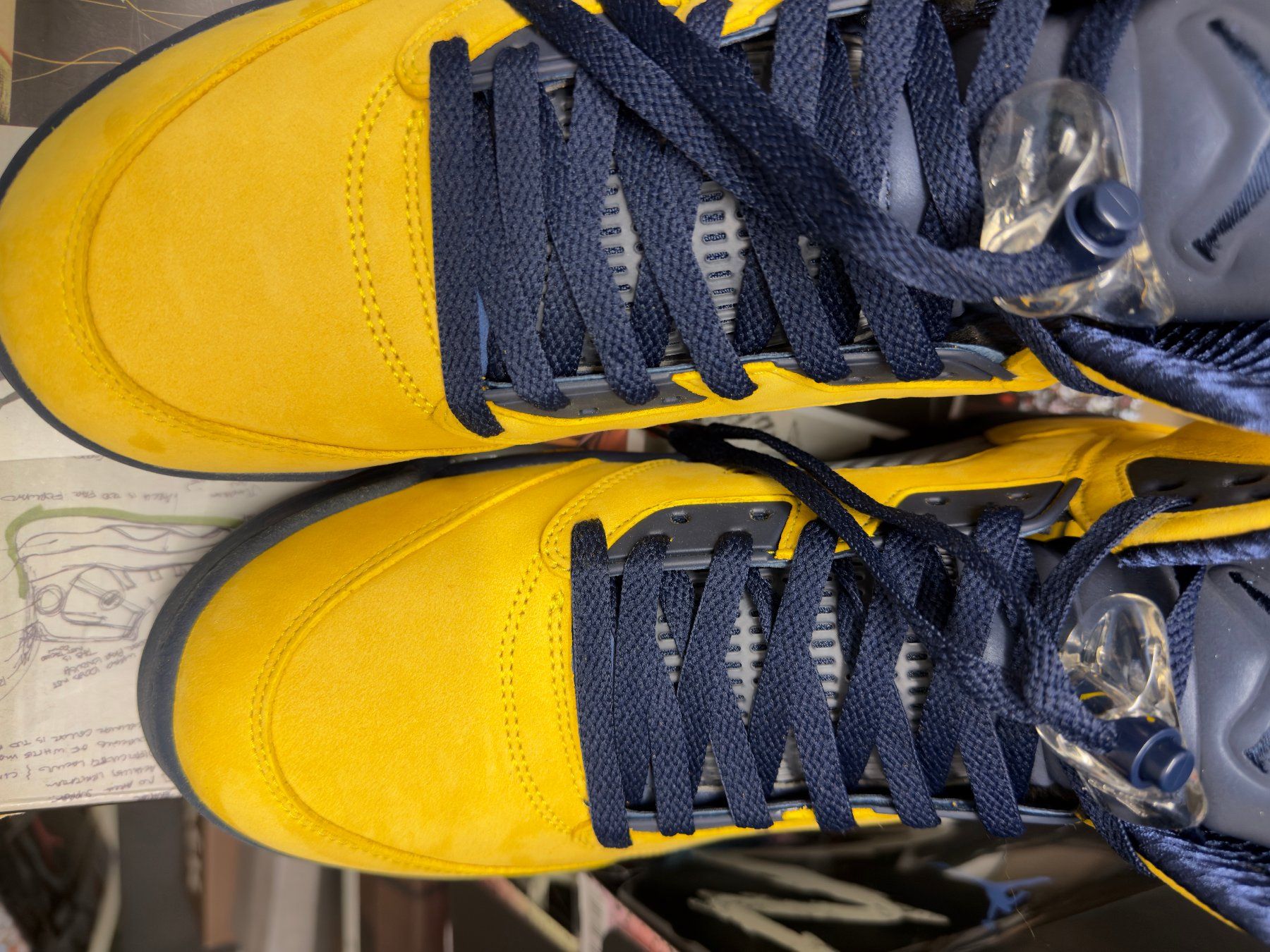Jordan Scarpe da uomo: Jordan 5 Retro Michigan - 45.5 – Nuovo e nell'imballaggio originale da Niederweningen venduto da MrOmbre 3