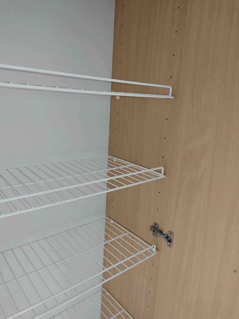 Armoires: Kleiderschrank – D'occasion à Niederscherli par mudhoneygelb 3