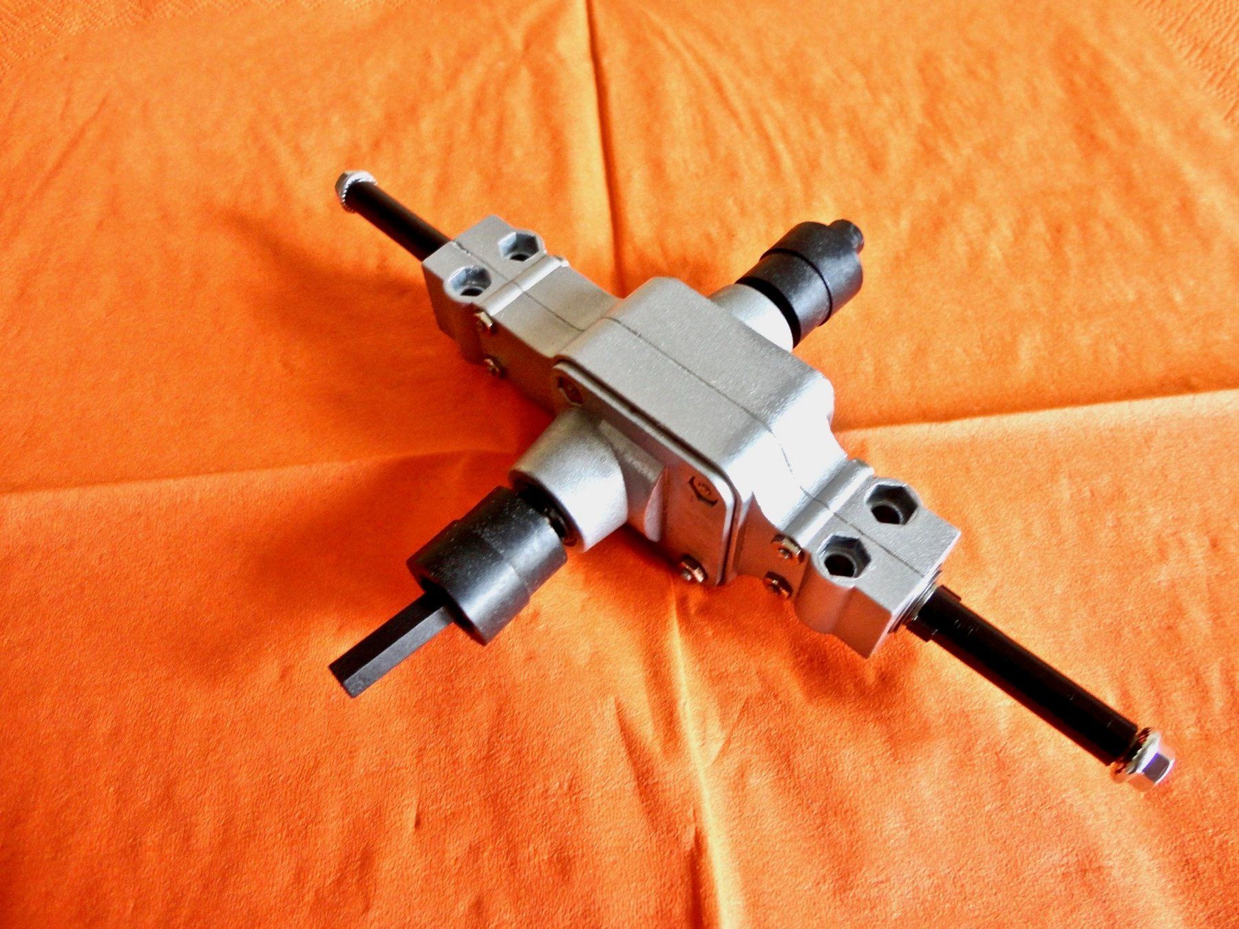 Wedico Modellismo RC: Wedico Metall Differential mit Durchtrieb, Untersetzung: 2:1 – Usato da Dottikon venduto da Facehugger2012 2