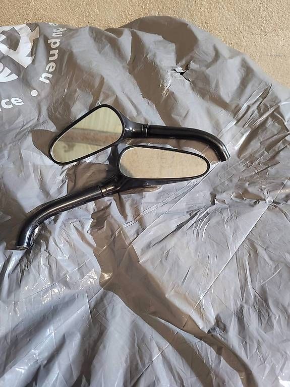 Tutti i ricambio per moto: rétro harley – Usato da Collombey venduto da rubrub