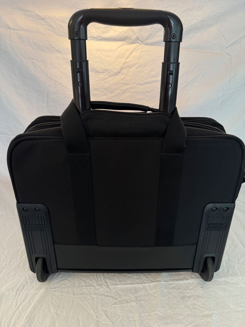 Koffer & Taschen: TUMI Compact Akten- Computertasche auf Rollen (Trolly) – Gebraucht aus Winterthur von buy_5659 1